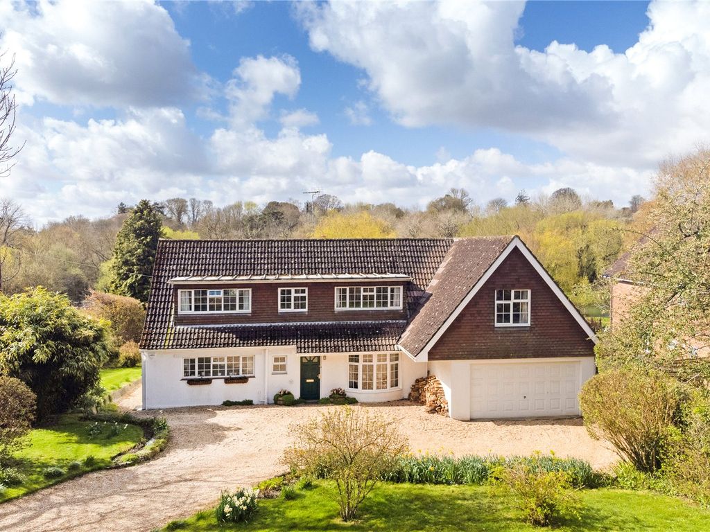 5 bed detached house for sale in Bedfield Lane, Headbourne Worthy