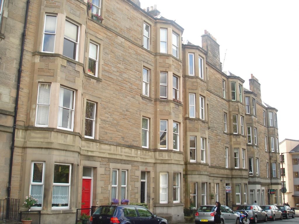 2 bed flat to rent in Merchiston Avenue, Merchiston, Edinburgh EH10, £