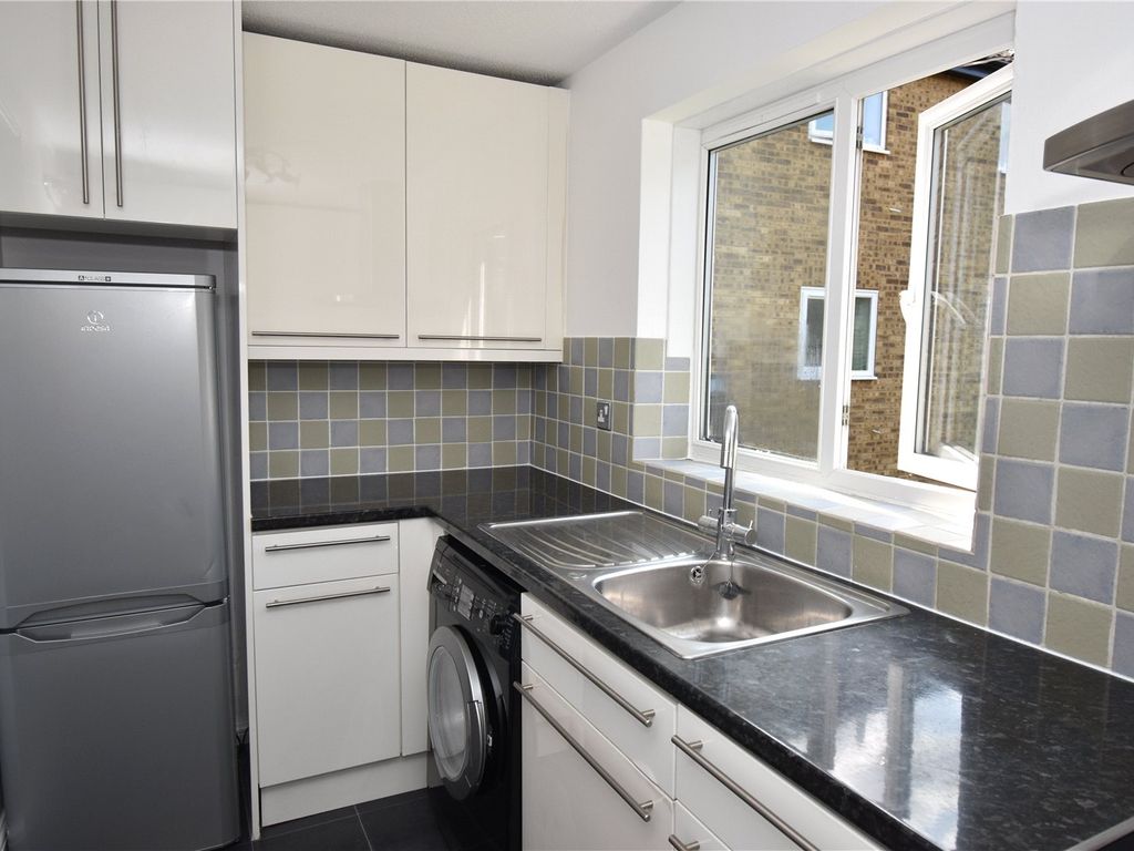 2 bed flat to rent in Oakridge Drive, East Finchley, London N2 Zoopla