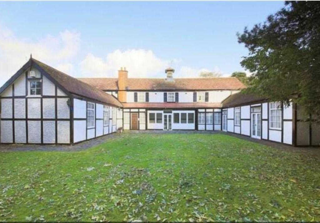 4 bed detached house for sale in Caldecote Lane, Bushey Heath WD23