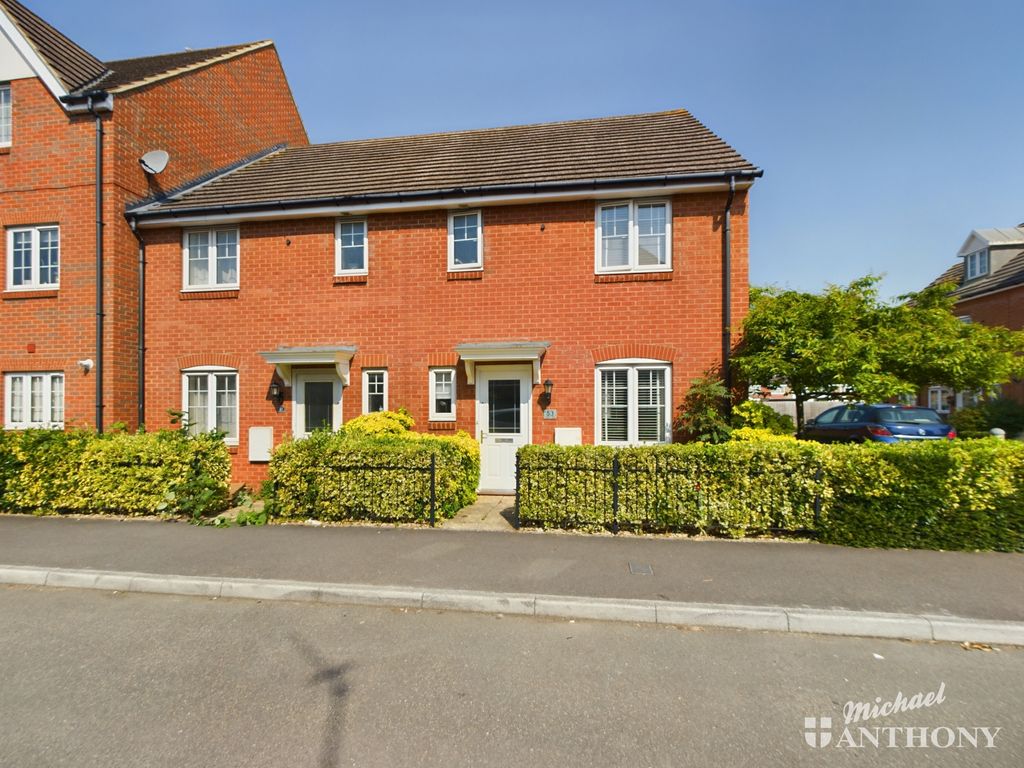 3 bed end terrace house for sale in Foskett Way, Aylesbury