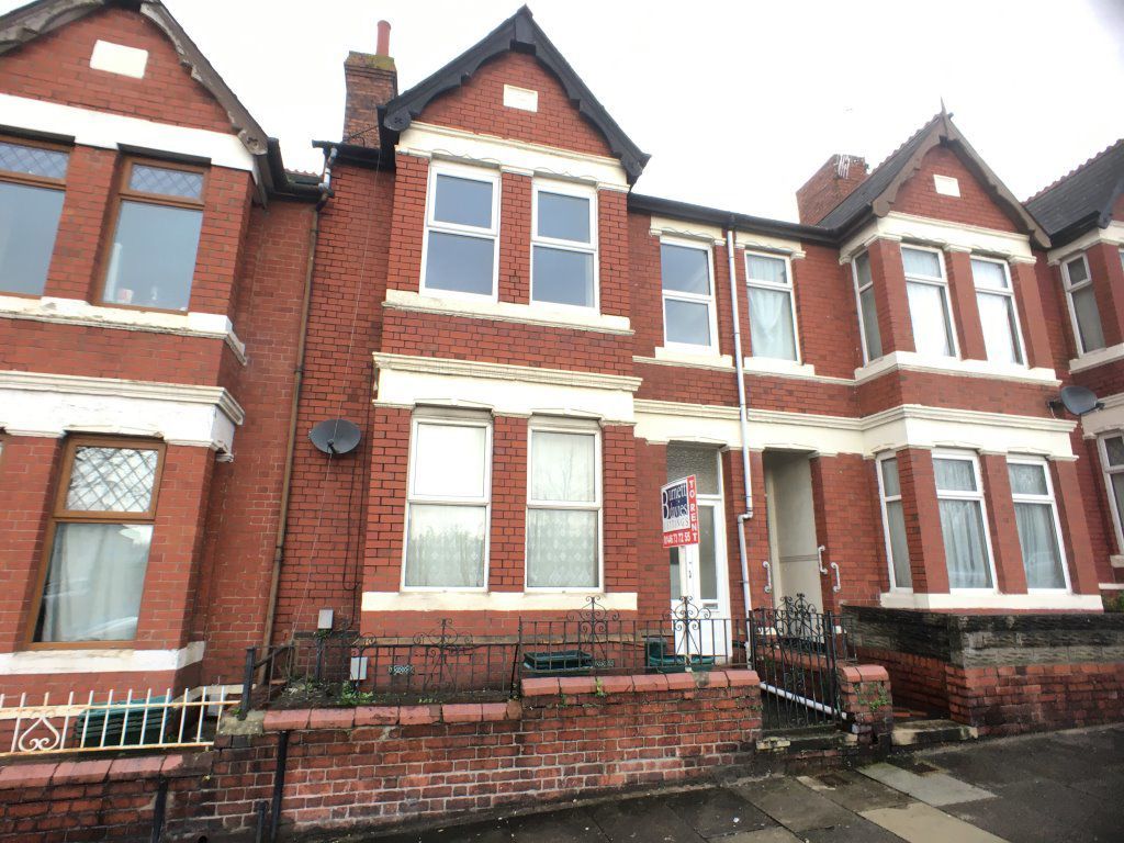 Studio to rent in Broad Street, Barry CF62, £625 pcm Zoopla