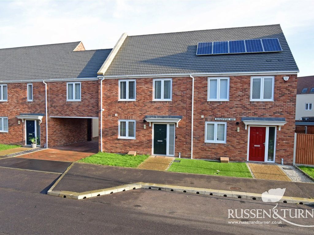 2 bed terraced house for sale in Sandpiper Way, King's Lynn PE30, £