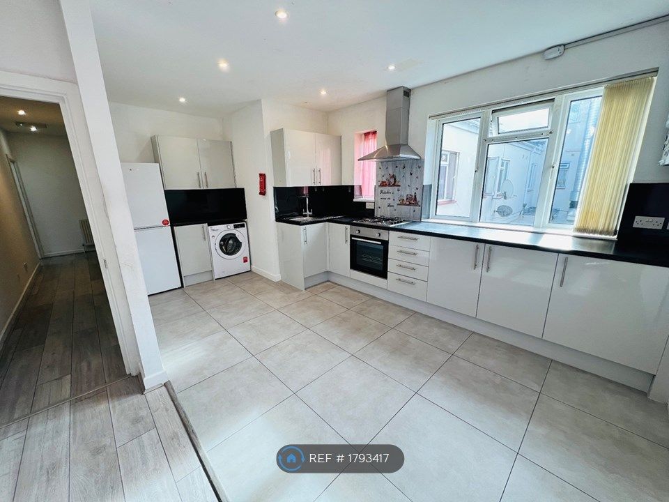 2 bed flat to rent in Northolt Road, Harrow HA2, £1,750 pcm Zoopla