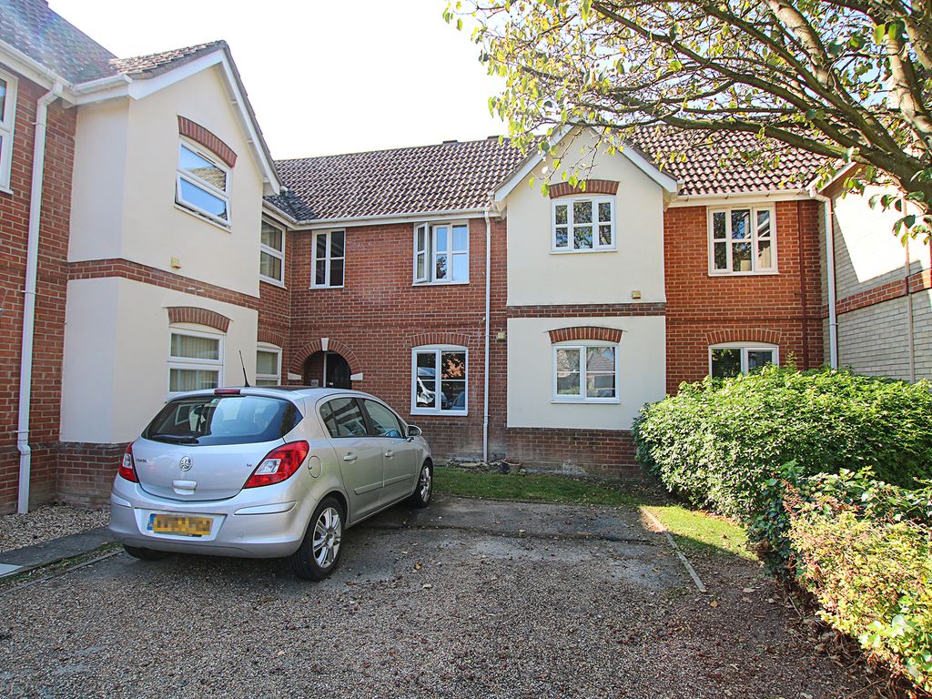 2 bed flat to rent in Chandlers Court, Burwell CB25, £825 pcm Zoopla