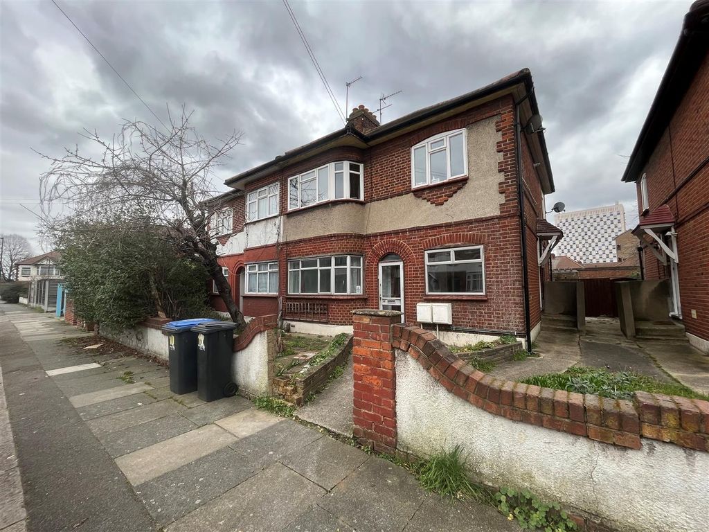 2 bed to rent in Craig Park Road, Edmonton, London N18 Zoopla