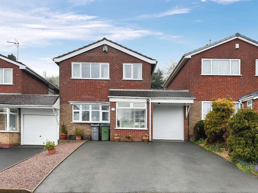 3 bed detached house for sale in Muirfield Crescent, Tividale, Oldbury