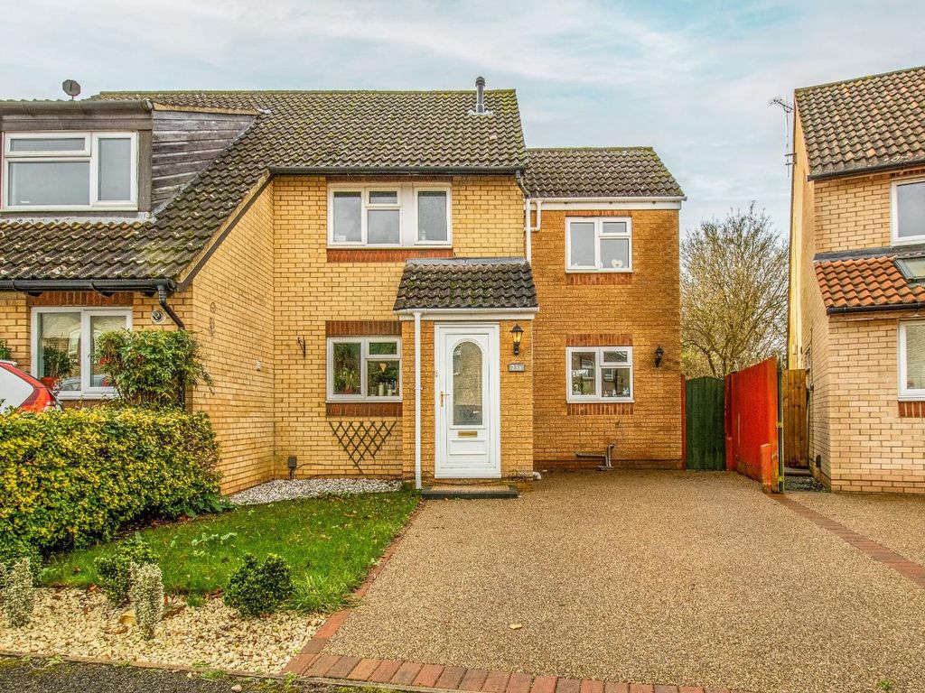 3 bed semidetached house for sale in Thorpe Way, Cambridge CB5, £