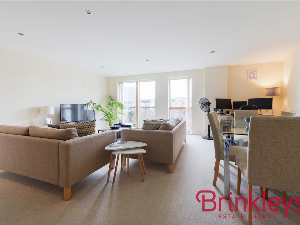 2 bed flat for sale in Lawrie House, Durnsford Road, Wimbledon SW19, £