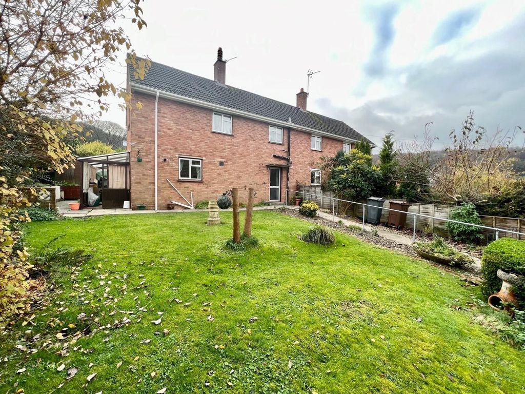 3 bed semidetached house for sale in Whiteway Close, Woodmancote