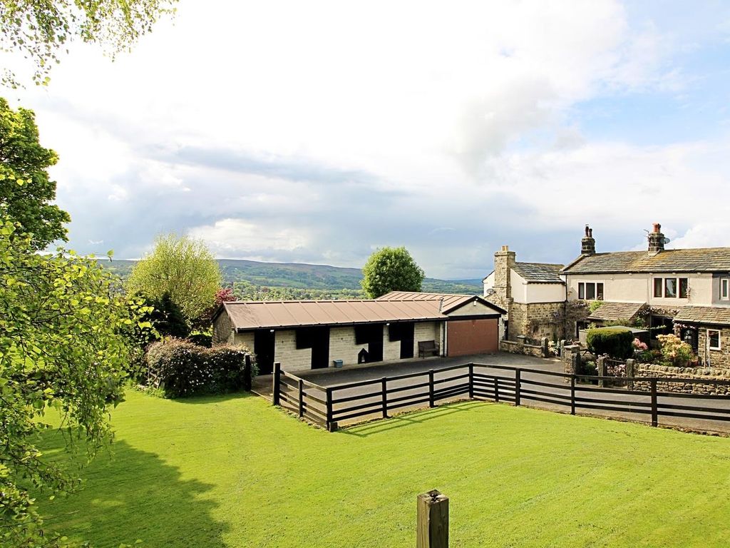 3 bed property for sale in Whetstone, West Chevin Road, Menston LS29