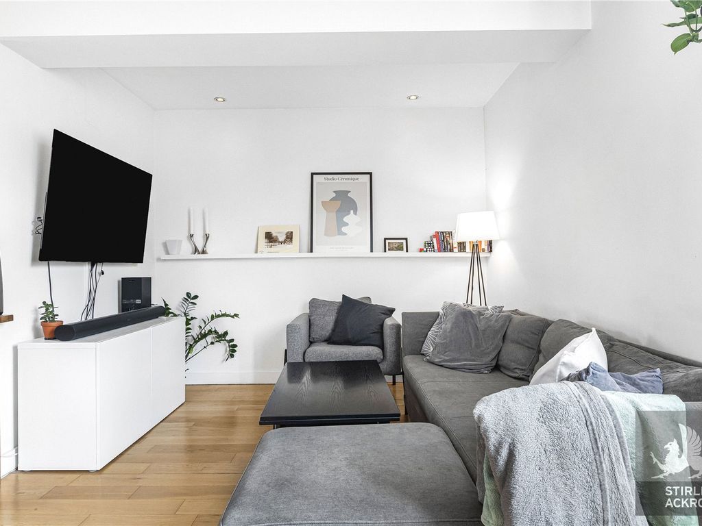 2 bed flat to rent in Noble House, 255 Graham Road, Hackney, London E8