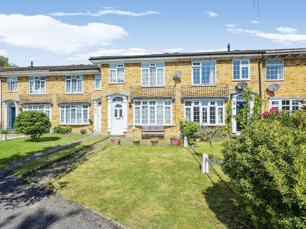 3 bed terraced house for sale in Holman Close, Waterlooville, Hampshire
