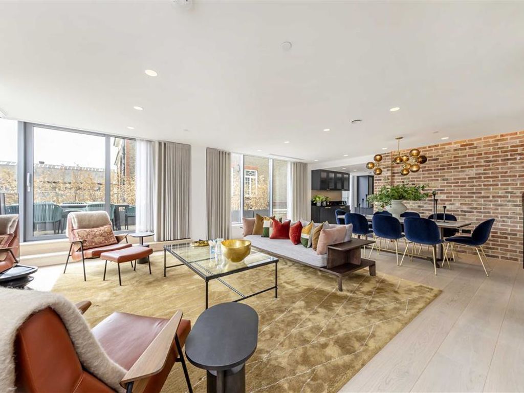 3 bed flat to rent in Berwick Street, London W1F Zoopla