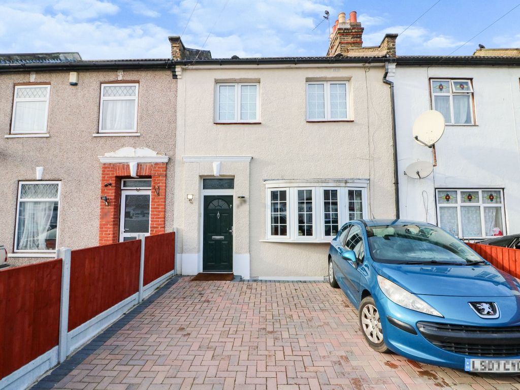 3 bed terraced house for sale in Chester Road, Ilford IG3 Zoopla