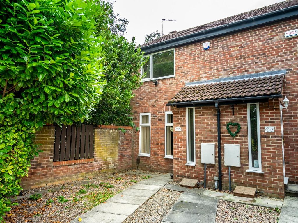 1 bed semidetached house for sale in Eaton Court, Foxwood, York YO24