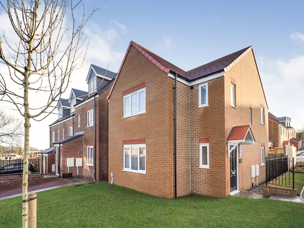 3 bed detached house for sale in Limestone Way, Coundon,