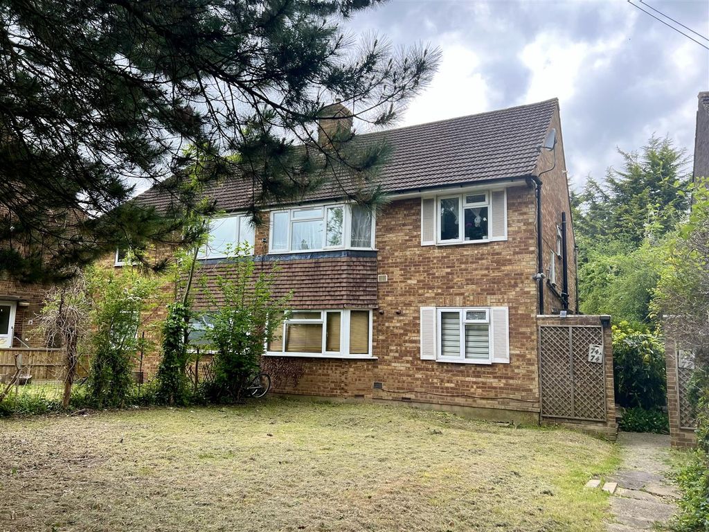 2 bed flat to rent in Bullhead Road, Borehamwood WD6, £1,450 pcm Zoopla