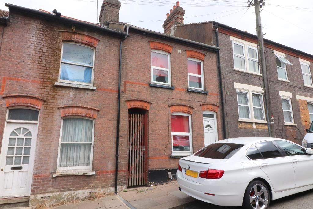 2 bed terraced house for sale in Tennyson Road, Luton, Bedfordshire LU1