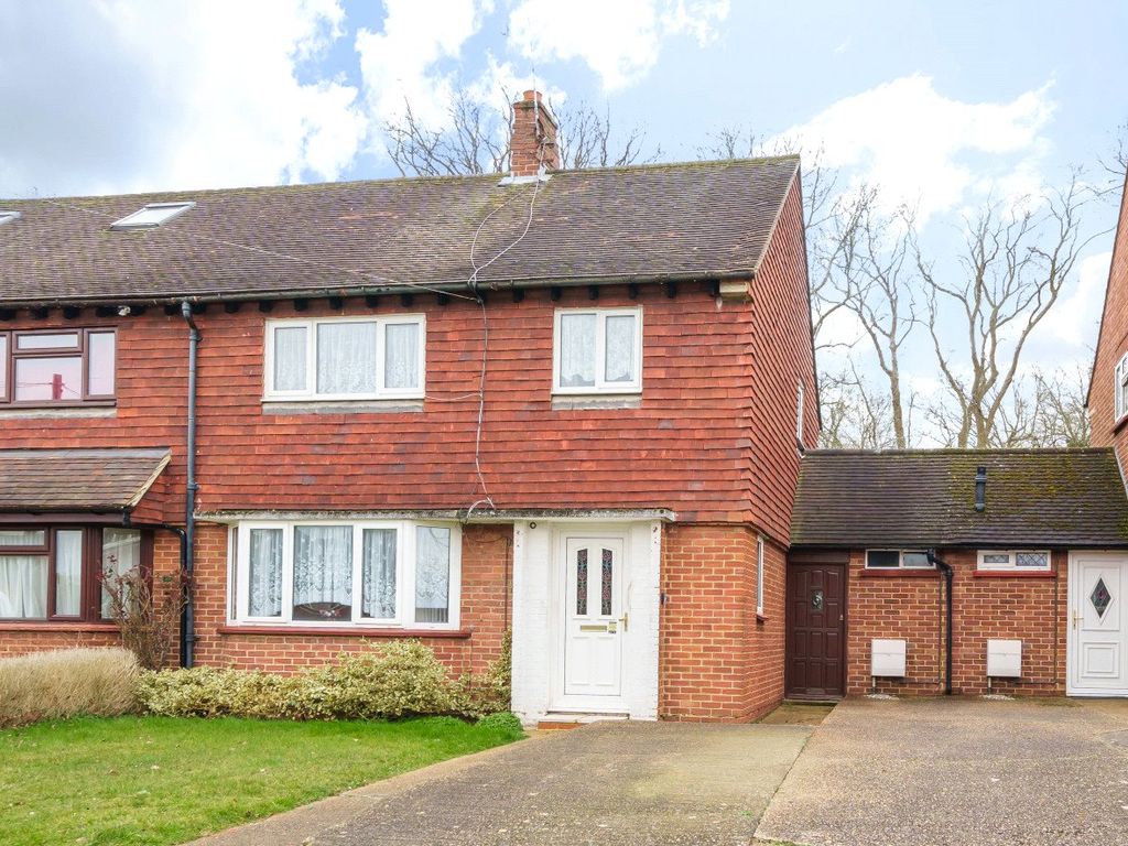 3 bed semidetached house for sale in Burpham, Guildford, Surrey GU4