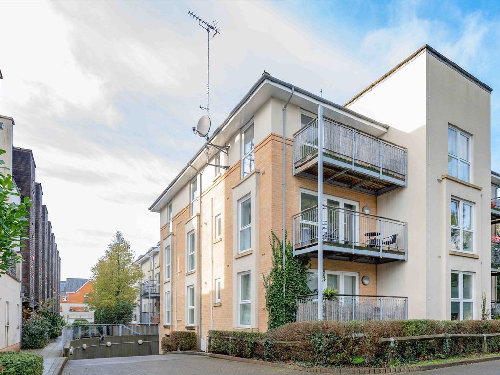 1 bed flat for sale in Archers Road, Southampton SO15, £175,000 Zoopla