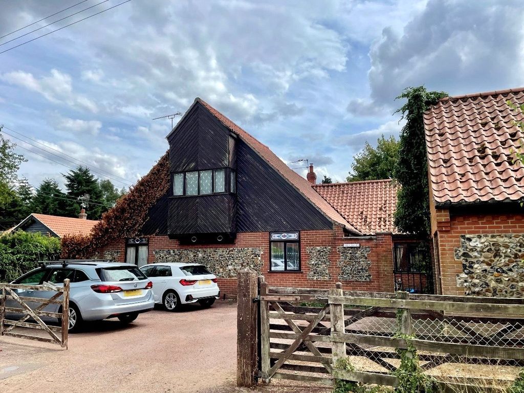 4 bed bungalow for sale in West Park Farm Close, Ickburgh, Thetford