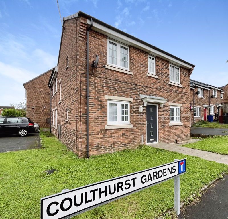 4 bed detached house for sale in Coulthurst Gardens, Darwen BB3, £