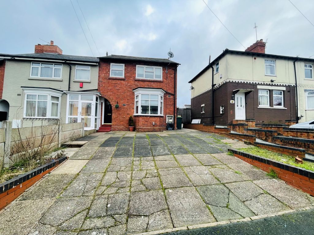 3 bed semidetached house for sale in Bristnall Hall Lane, Oldbury B68
