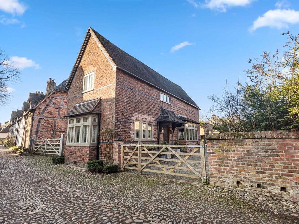 3 bed detached house for sale in School Lane, Great Budworth, Northwich