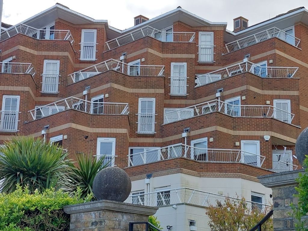 1 bed property for sale in West Cliff Road, Broadstairs CT10, £335,000