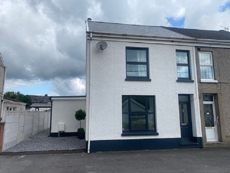 3 bed semidetached house for sale in Brecon Road, Ystradgynlais