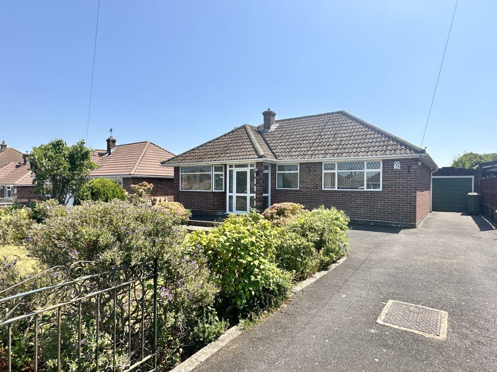 2 bed detached bungalow for sale in Tower Road, Yeovil, Somerset BA21
