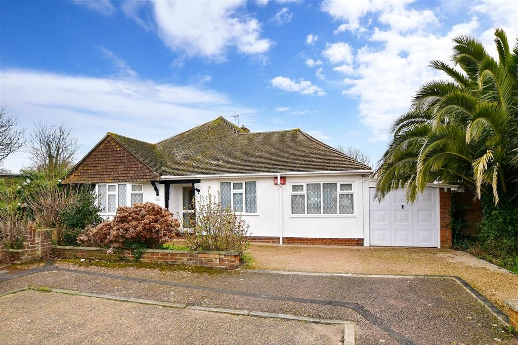 3 bed detached bungalow for sale in Capel Close, Kingsgate, Broadstairs