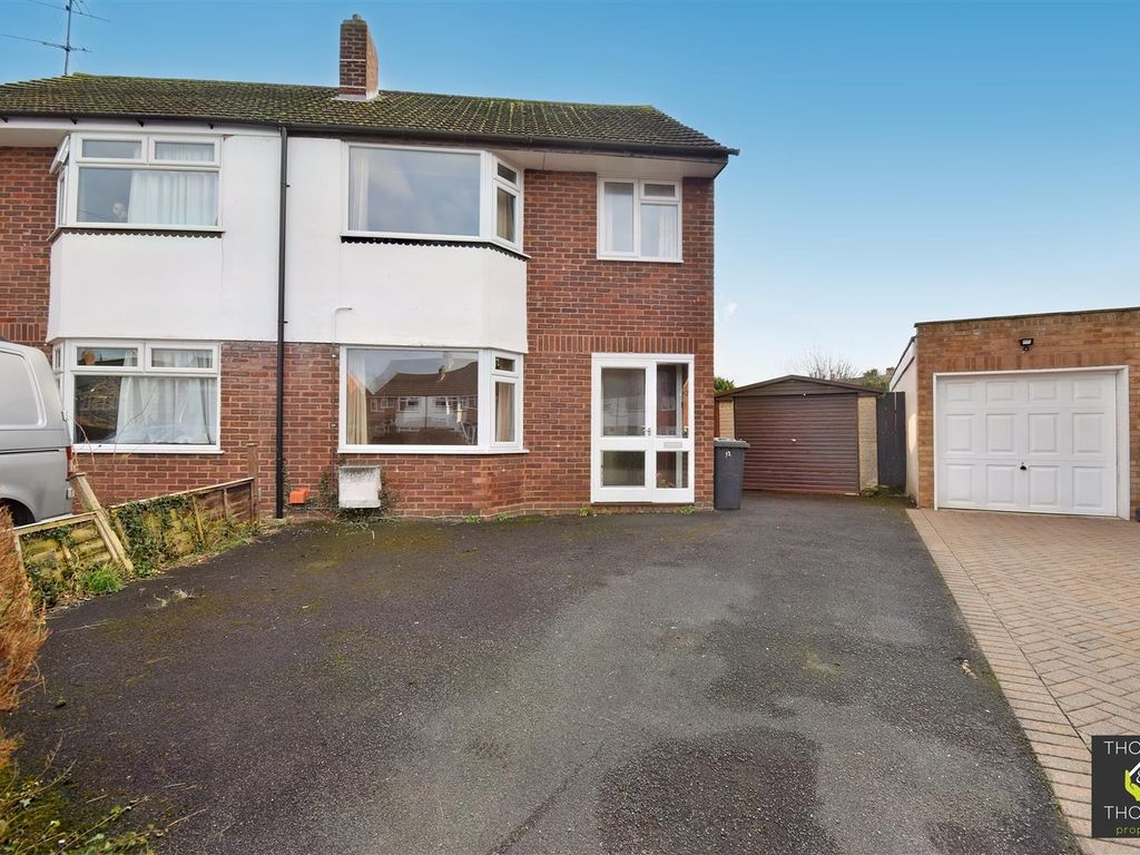 3 bed semidetached house for sale in Paddock Gardens, Longlevens