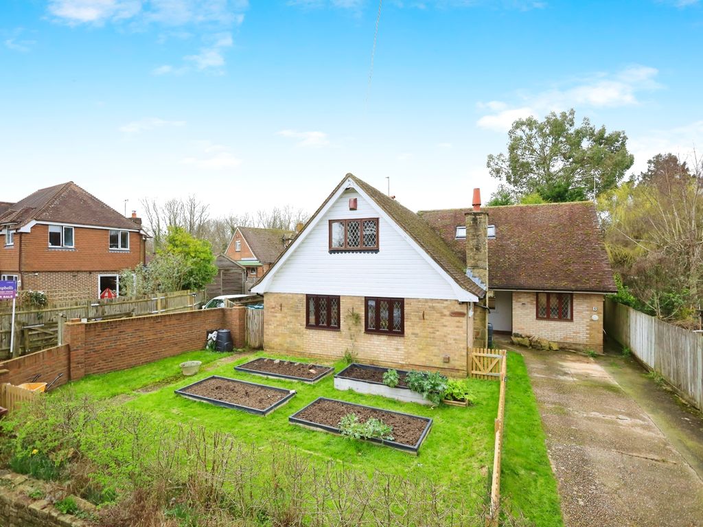 4 bed detached house for sale in Church Road, Catsfield, Nr Battle TN33