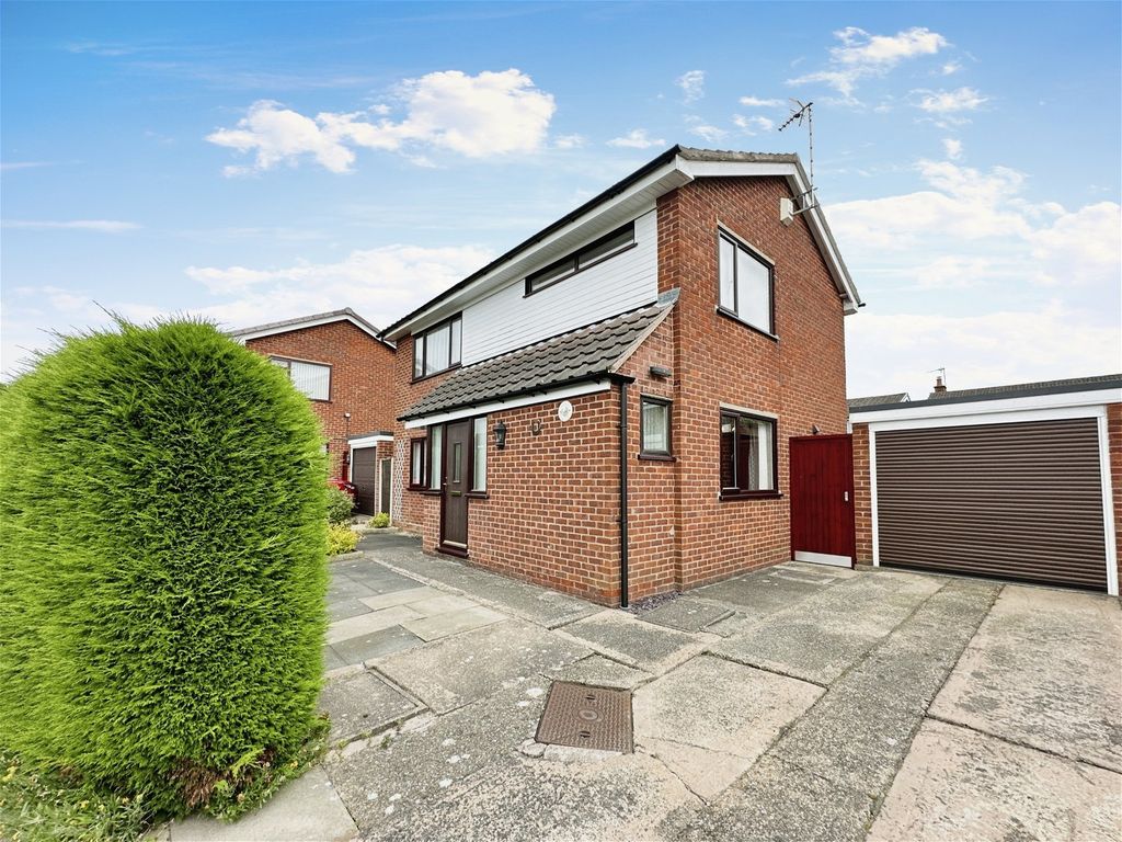 3 bed detached house for sale in Wessex Drive, Western Park, Leicester