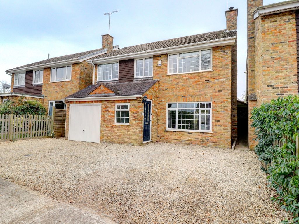 4 bed detached house for sale in Sanctuary Road, Hazlemere, High