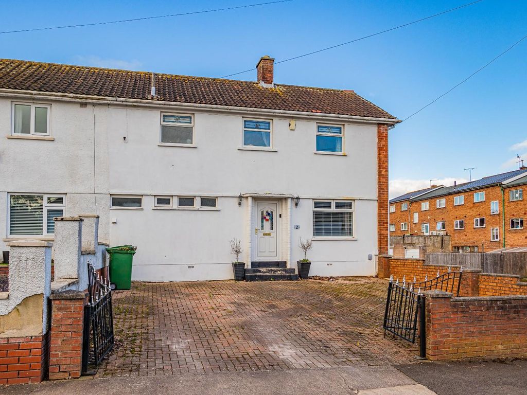 3 bed end terrace house for sale in St. Martins Crescent, Llanishen