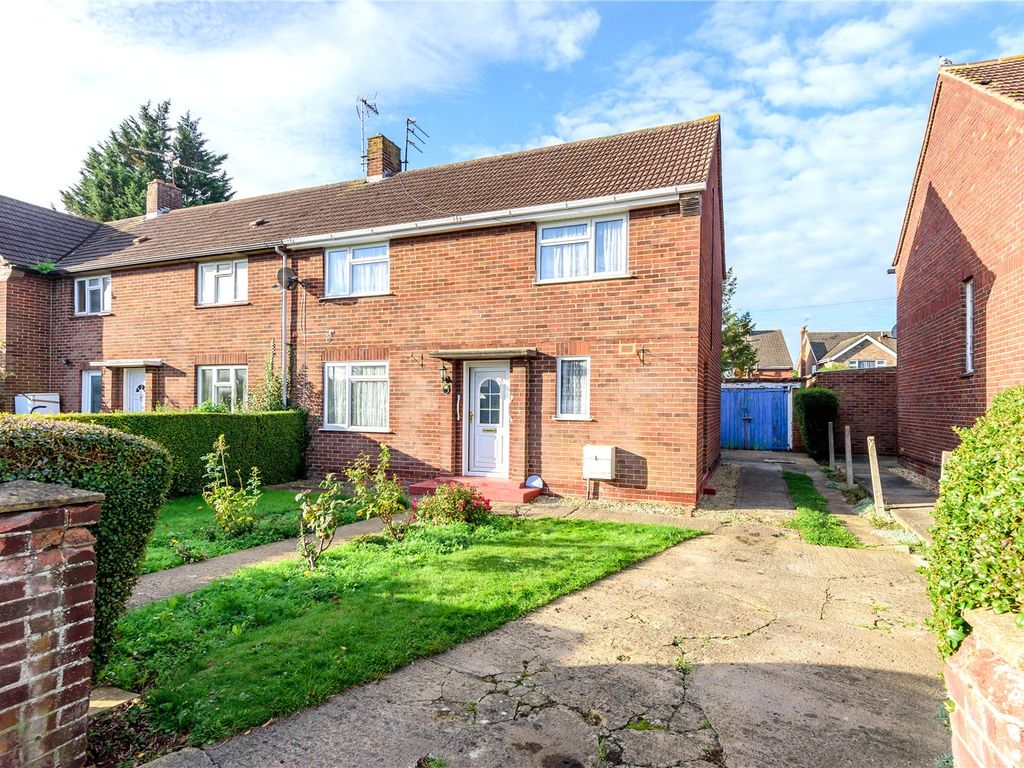 3 bed end terrace house for sale in Atlee Crescent, Swindon, Wiltshire