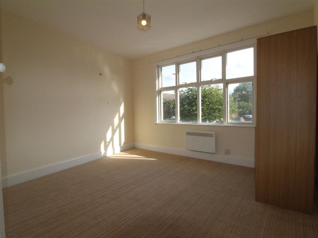 2 bed flat to rent in West Street, Dunstable LU6 Zoopla