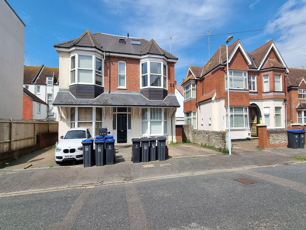 1 bed flat to rent in Queens Road, Worthing BN11 Zoopla