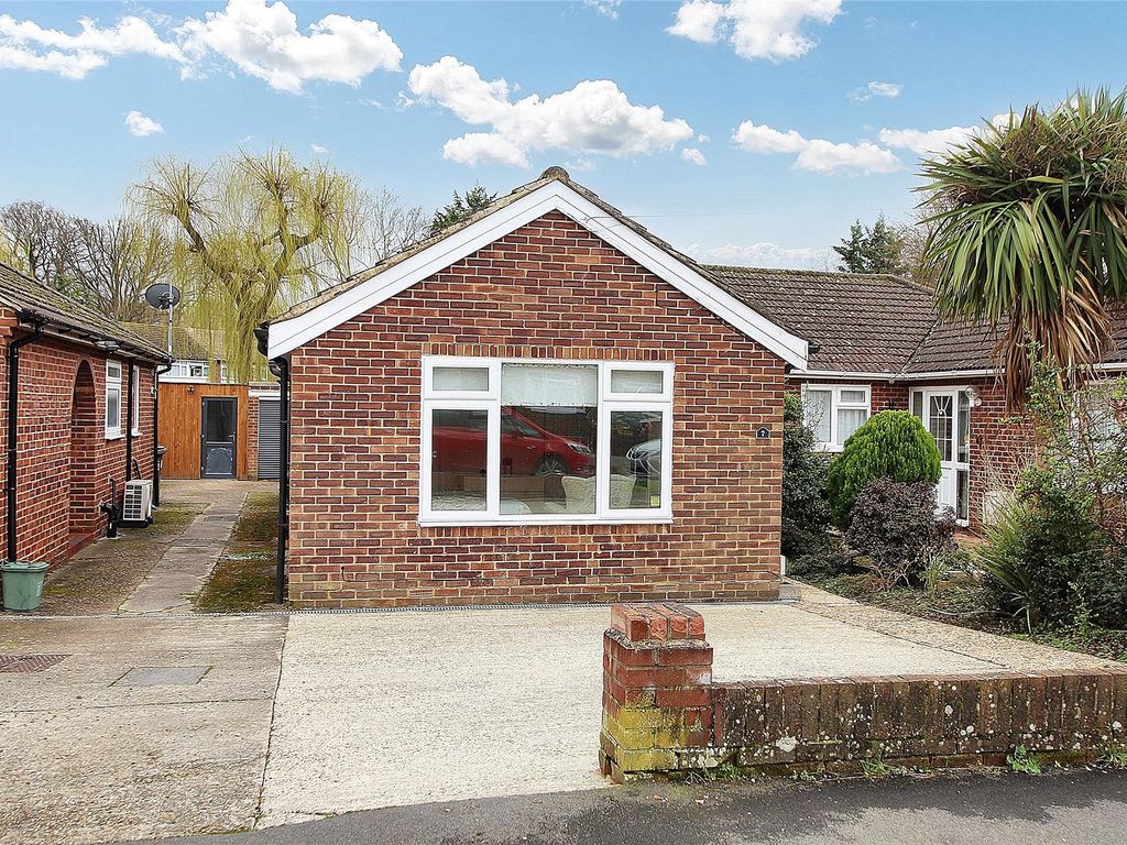 3 bed bungalow for sale in Knaphill, Woking, Surrey GU21, £475,000 Zoopla