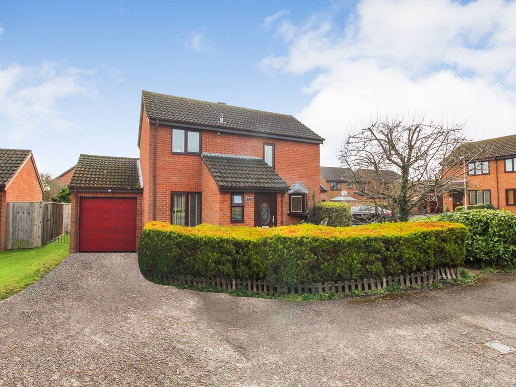 3 bed detached house for sale in Balfour Drive, Calcot, Reading RG31, £