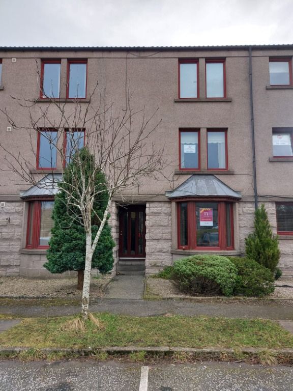 2 bed flat to rent in Cairnfield Circle, Bucksburn, Aberdeen AB21, £595