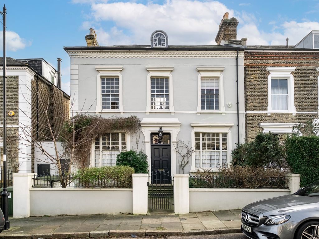 5 bed semidetached house for sale in Beacon Hill, London N7, £