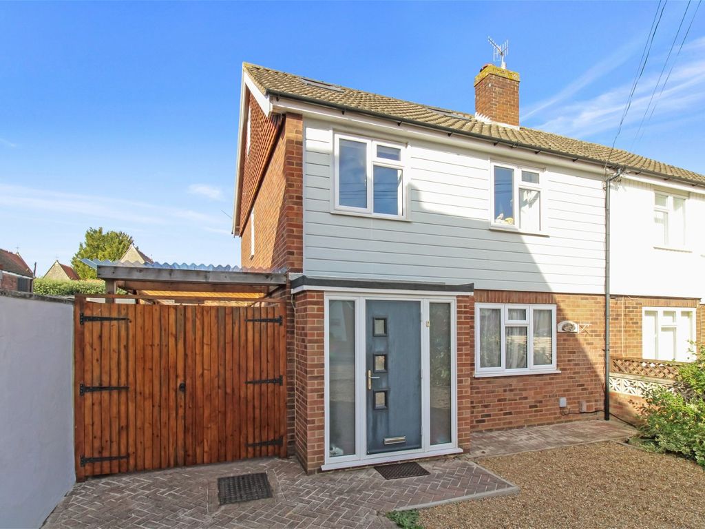 5 bed semidetached house for sale in Shipbourne Road, Tonbridge TN10
