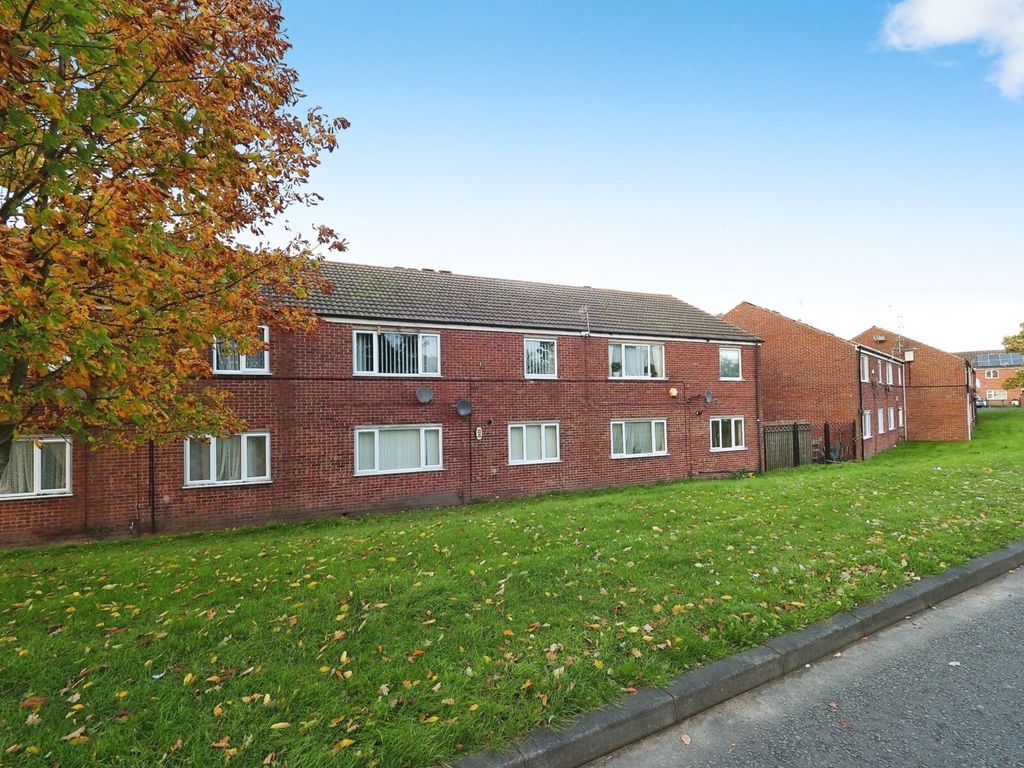 2 bed for sale in Petersfield Close, Nottingham NG5, £