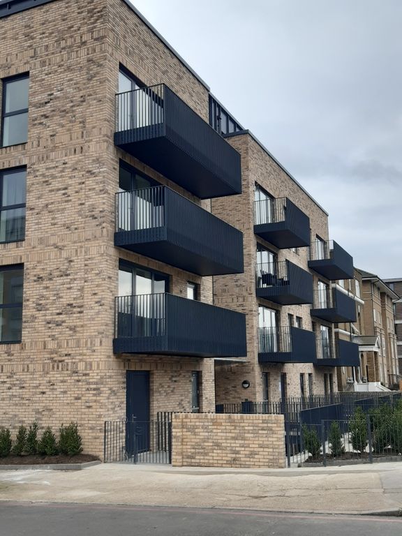 392-394 Seven Sisters Road, London N4  