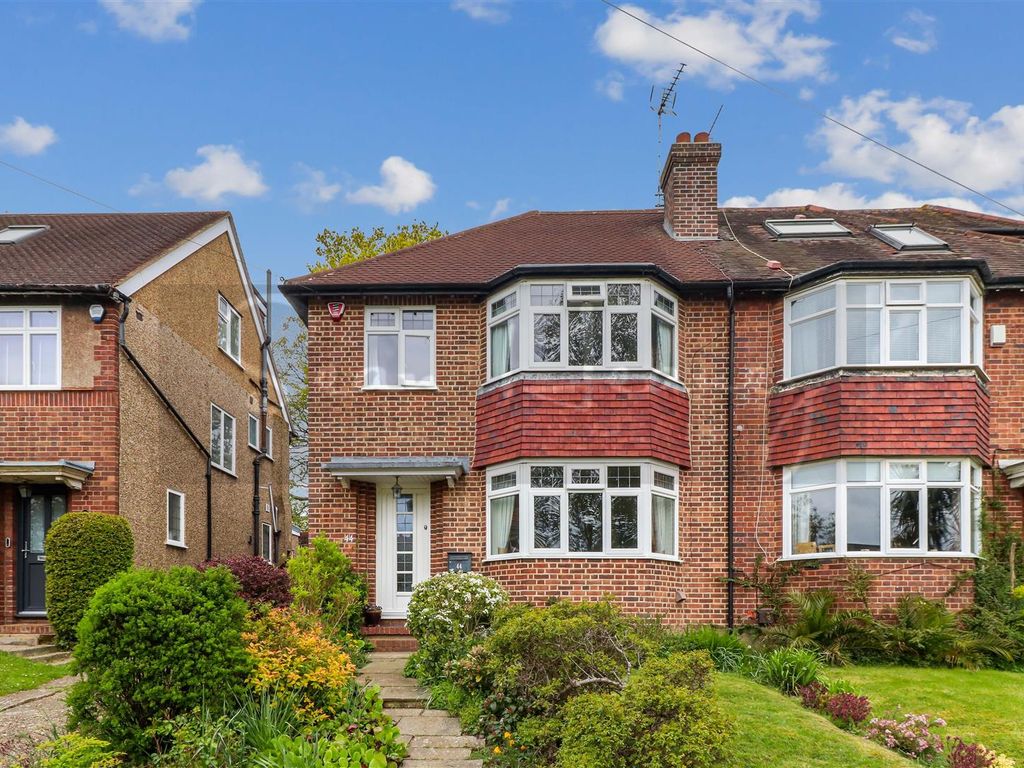 3 bed semidetached house for sale in Tudor Road, New