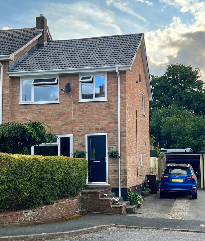 3 bed end terrace house for sale in Elizabeth Close, Bodmin, Cornwall